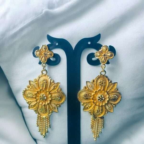 wearable jewells, city gold, city gold earrings, gold earrings, chandbali, gold chandbali