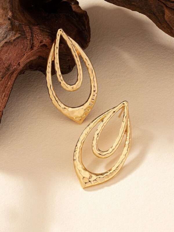WhatsApp Image 2024-08-22 at 22.00.51_60d9f2f6 Leaf Deisgn Golden Zicriquite Metal Earring