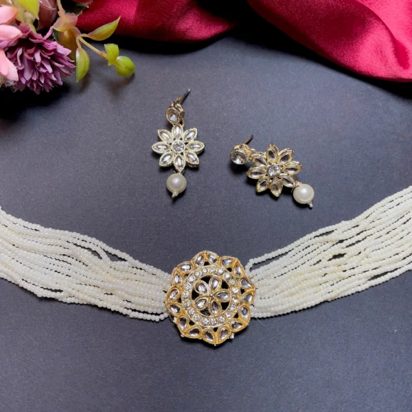 CHOKER SET, WHITE CHOKER, KUNDAN CHOKER, CHOKER, KUNDAN, NEACKLACE SET, WEARABLEJEWELLS,