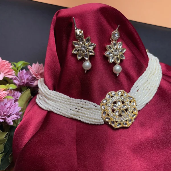 CHOKER SET, WHITE CHOKER, KUNDAN CHOKER, CHOKER, KUNDAN, NEACKLACE SET, WEARABLEJEWELLS,