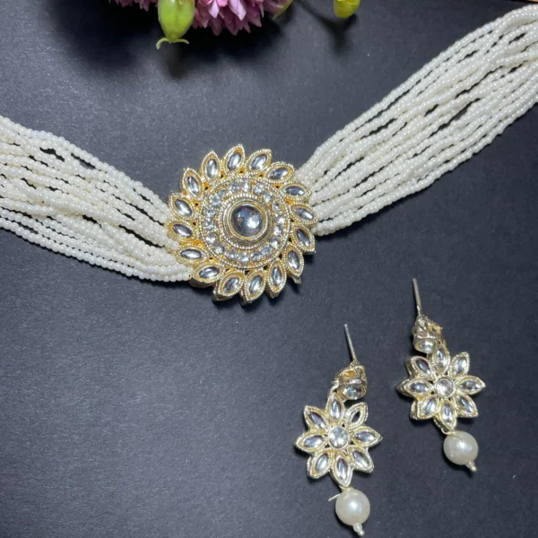 CHOKER SET, WHITE CHOKER, KUNDAN CHOKER, CHOKER, KUNDAN, NEACKLACE SET, WEARABLEJEWELLS,