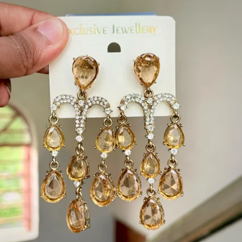 Ayeza Khan Inspired Earring - Golden