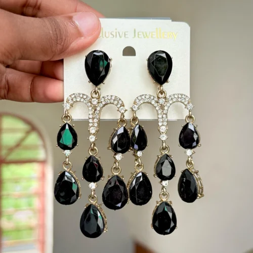 Ayeza Khan Inspired Earring - Black