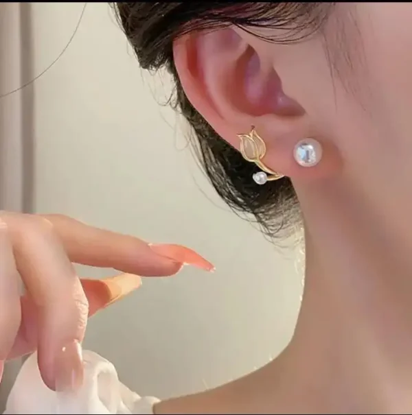 Clover Floral Earcuff Earrings