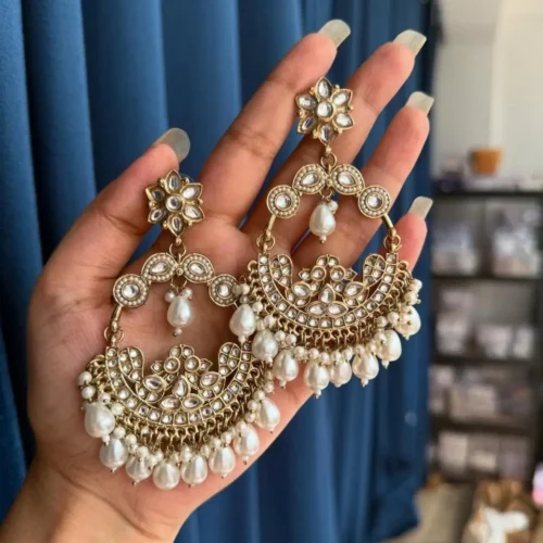 Shabika Minimal Premium Chandbali