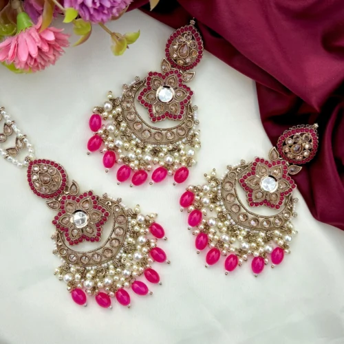 Earrings, Earring wit teeka, Mangteeka, Jhumka, Kundan Earrings, Kundan jewellery