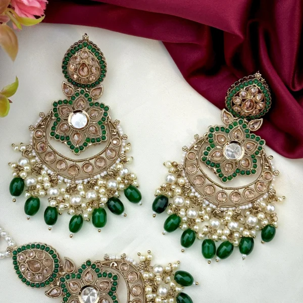 Earrings, Earring wit teeka, Mangteeka, Jhumka, Kundan Earrings, Kundan jewellery
