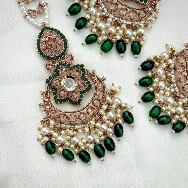 Earrings, Earring wit teeka, Mangteeka, Jhumka, Kundan Earrings, Kundan jewellery