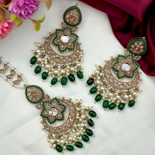 Earrings, Earring wit teeka, Mangteeka, Jhumka, Kundan Earrings, Kundan jewellery