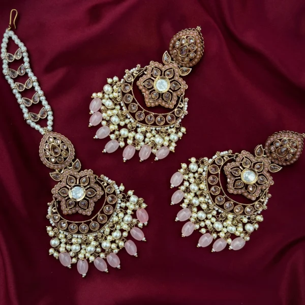Earrings, Earring wit teeka, Mangteeka, Jhumka, Kundan Earrings, Kundan jewellery