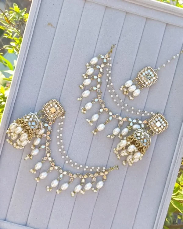 Chandni Premium Bahubali Jhumka With Mangteeka